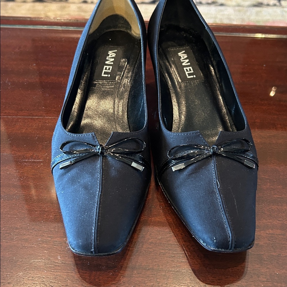 Vaneli Black Heels with Bow Accent